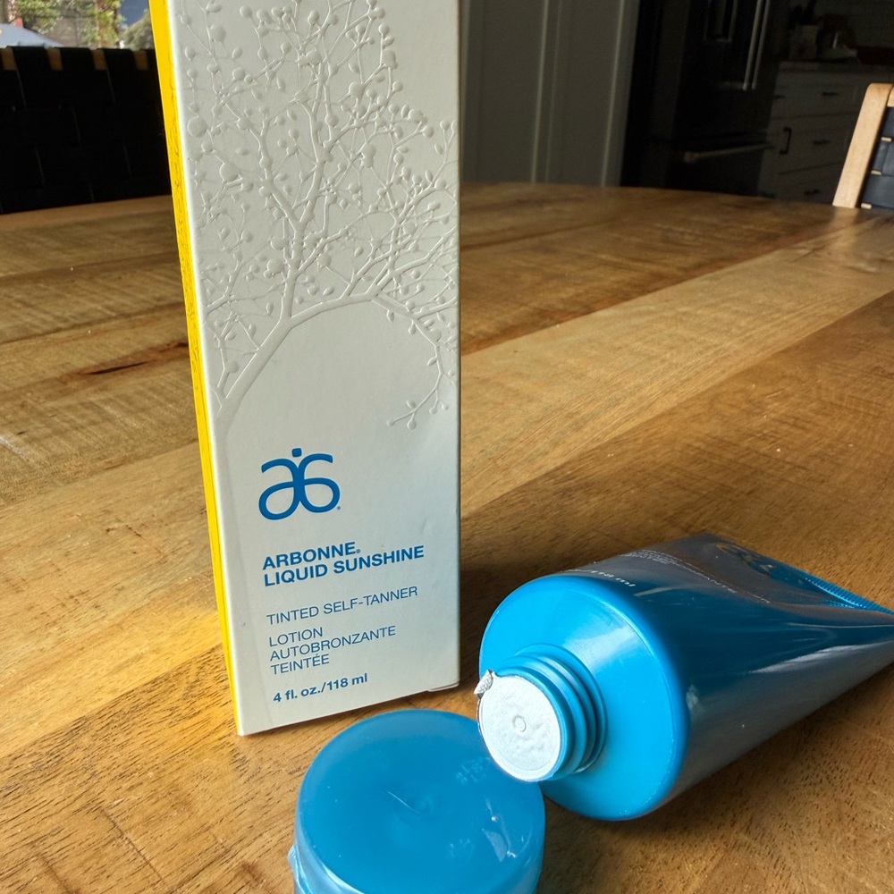 Arbonne Liquid Sunshine
One of the most popular items that has been discontinued - Picture 2 of 4